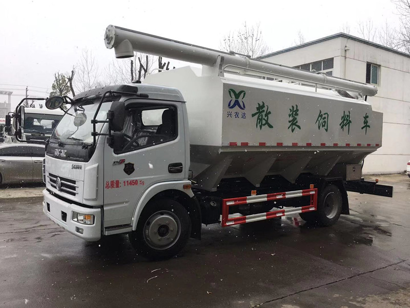 6噸（12m3）飼料運輸車