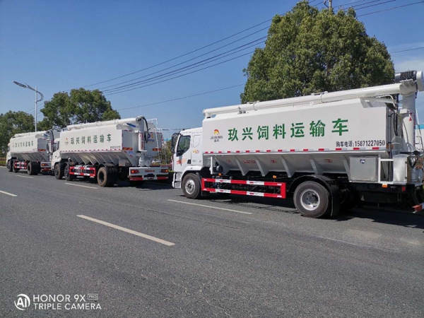 國六柳汽乘龍200馬力單橋飼料運輸車